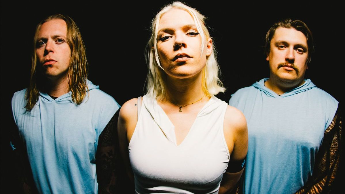 Air Drawn Dagger Drop Video for New Single “Sanctifound”